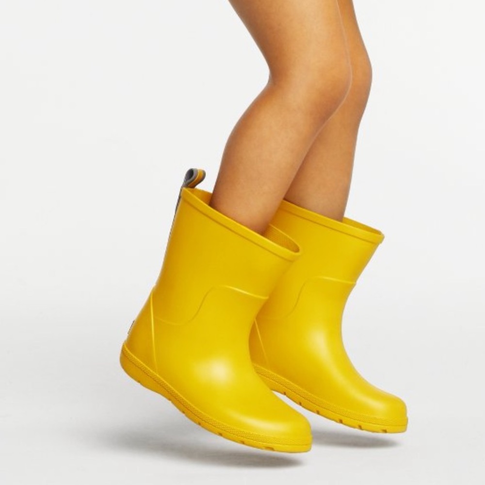 New with tags yellow Totes Cirrus Toddler Charley Rain Boots Galoshes